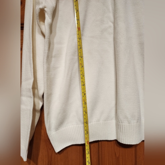 Tommy Hilfiger Sweater, Size Large - Picture 8 of 8